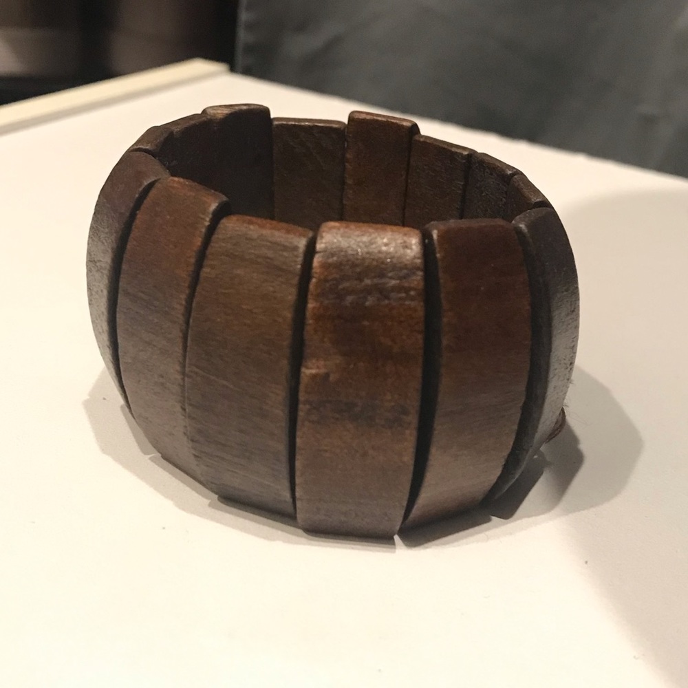 Stretchy wooden bracelet
